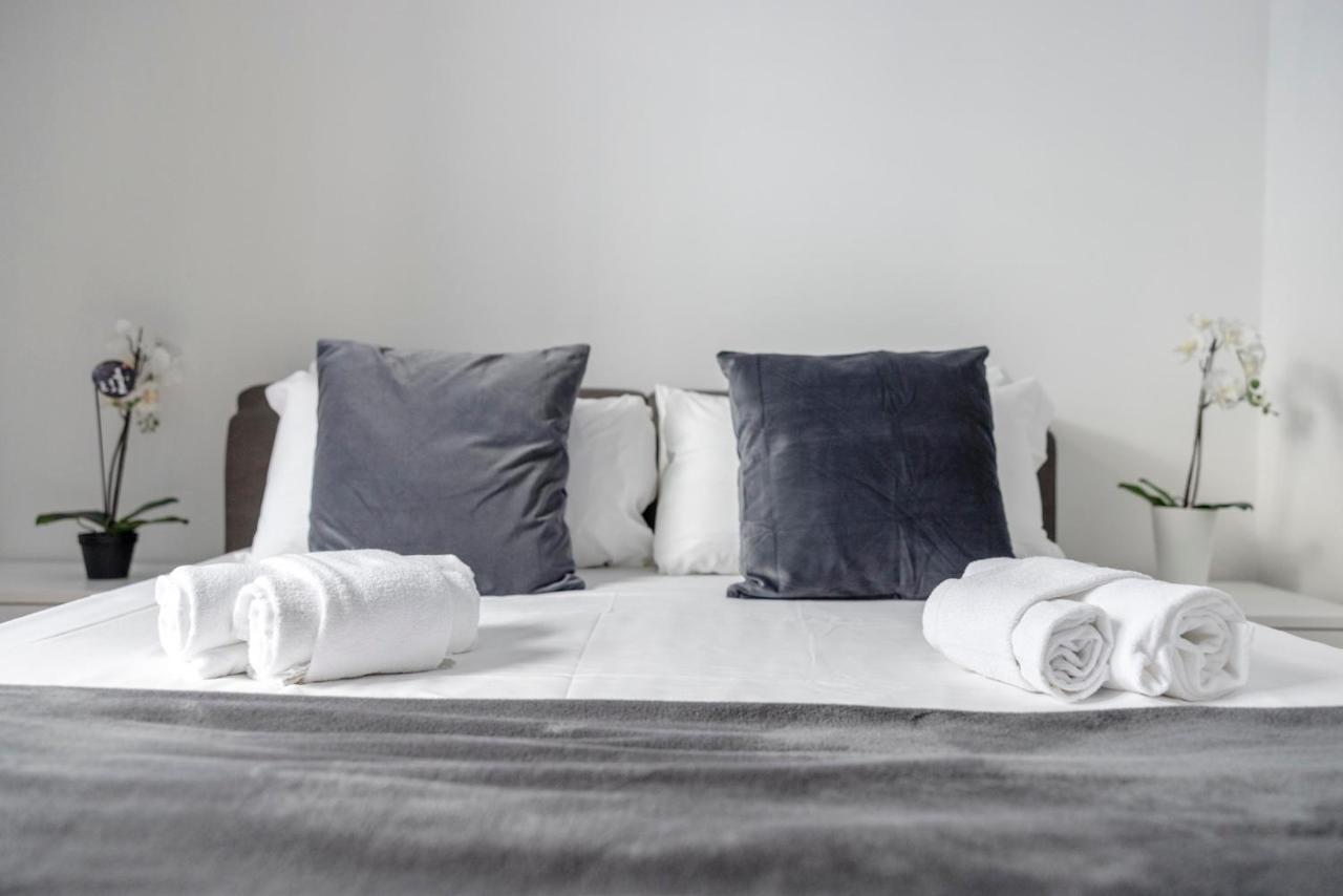 Art House Centro Storico Luxury Apartment روما المظهر الخارجي الصورة